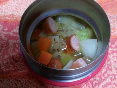 お弁当に！スープジャーで野菜たっぷりカレースープ